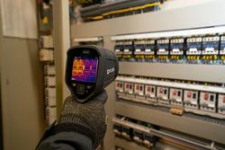 Caméra thermique 320x240 - 33x25° - 1.8 mrad - 0.04°C - -20-+550°C - PIP, isotherme, MSX, image visible, WiFi, LED - Flir Ignite Cloud