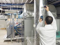 Thermo-anémomètre à fil chaud avec sonde télescopique