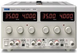 Alimentation triple DC, technologie mixte linéaire/découpage, 305W, 2x 35V/4A + 1x 5V/5A