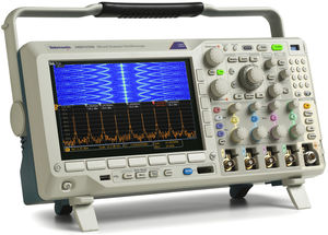 Oscilloscope à domaine mixte 6-en-1 évolutif, 500MHz,2.5GEch/s,10Mpts, voies: 4 + 16 logiques + 1 RF